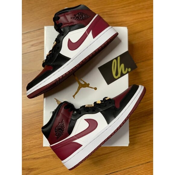 Size 7 w Air Jordan 1 Mid "Dark Beetroot" - Picture 5 of 5
